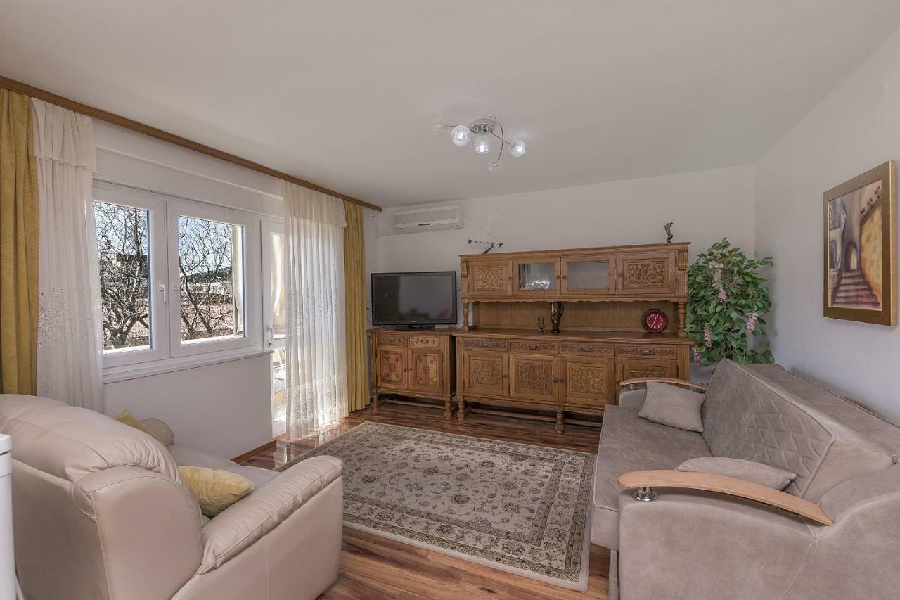 Apartment Nansy Omiš Szoba fotó