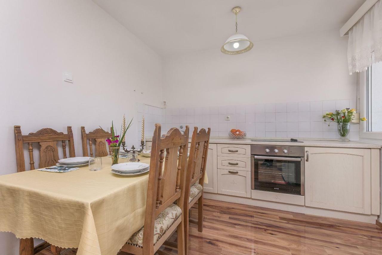 Apartment Nansy Omiš Kültér fotó