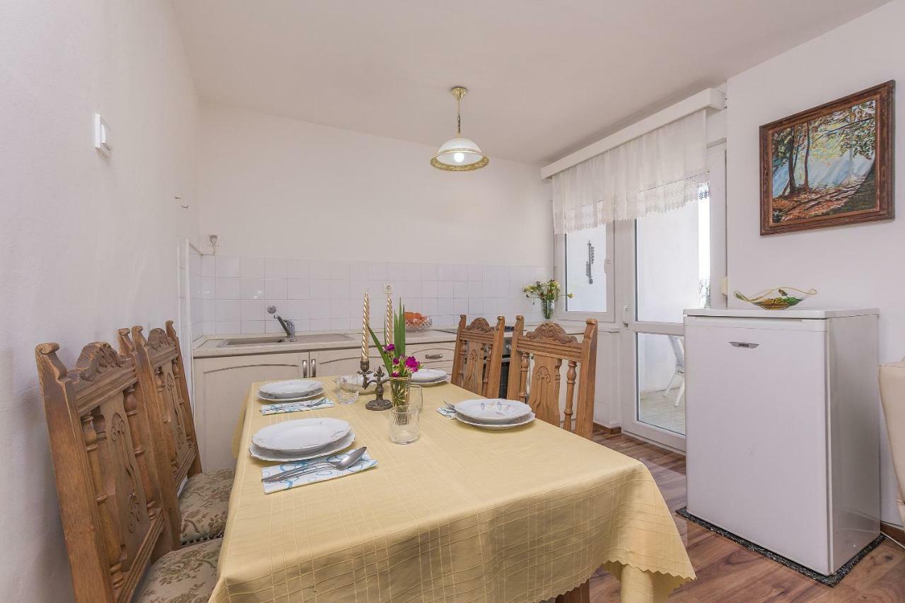 Apartment Nansy Omiš Kültér fotó