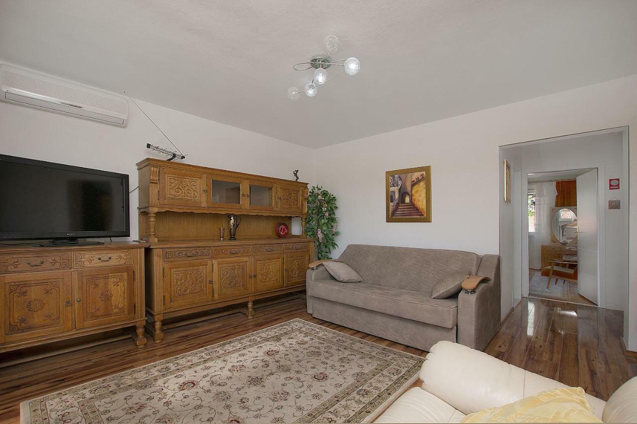 Apartment Nansy Omiš Szoba fotó